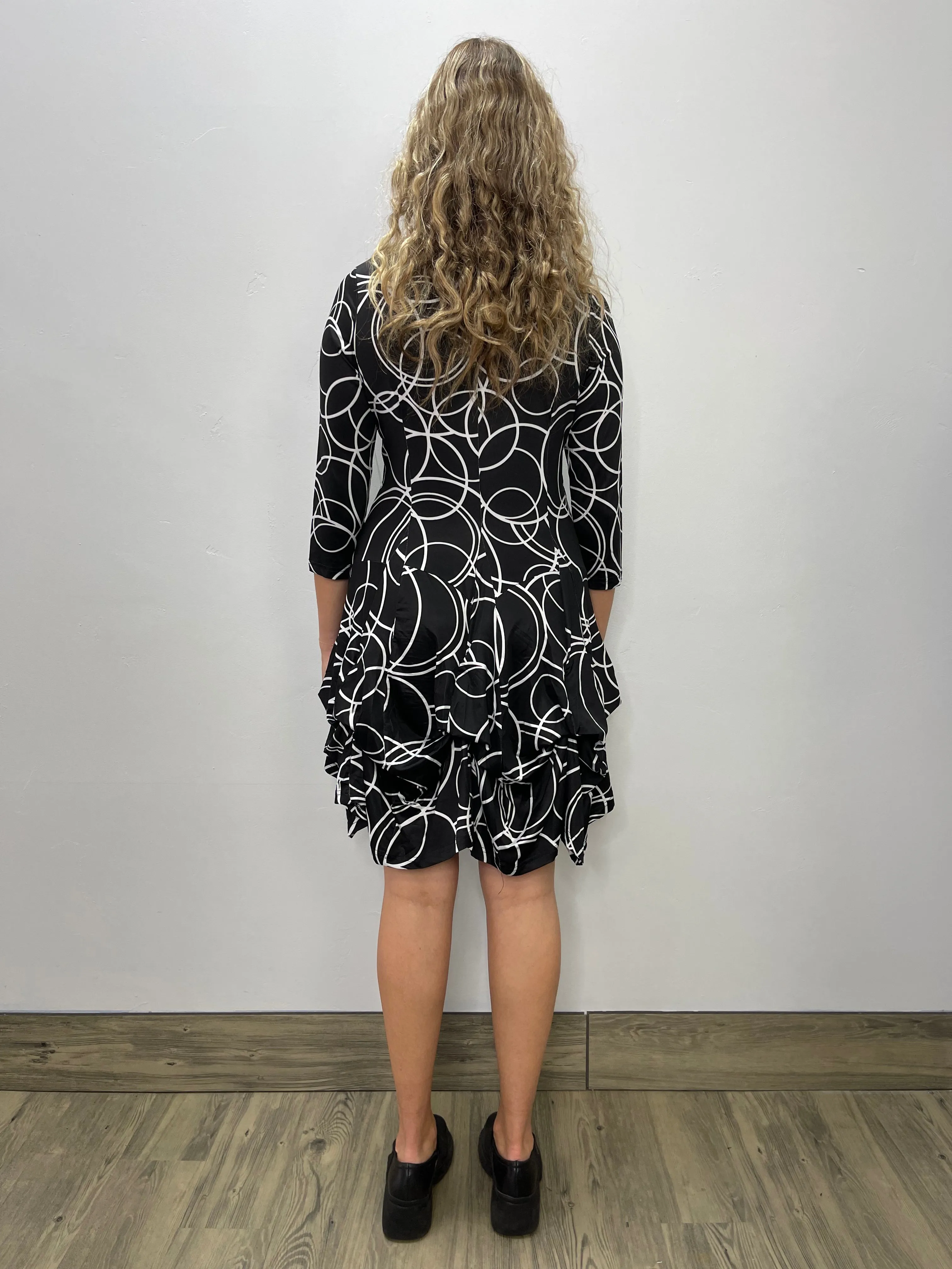 Black & White Circles 3/4 Sleeve Scoop Neck Bubble Dress